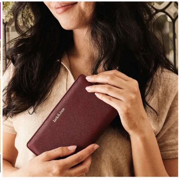 lark & ives Handbags - NWOT Lark & Ives Burgundy Vegan Leather Wallet